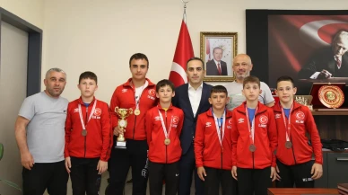 Amasya’dan Türkiye Şampiyonası’nda Güreş Zaferi: Yıldız Sporcular Madalyalara Doymadı
