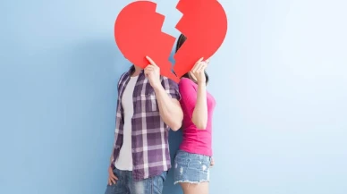 Rüyada Nişanlıdan Ayrılmak Ne Anlama Gelir? Kalp Kırıklığı mı, Yeni Bir Başlangıç mı?
