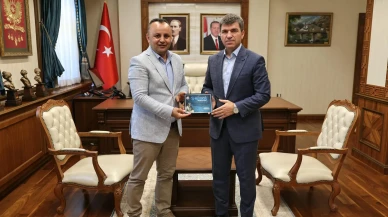 Başkan Sevindi’den Vali Bakan’a Ziyaret: Strabon Sempozyumu’na Davet