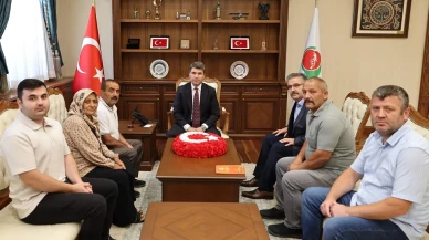 Vali Bakan, Şehit Ailesi ve Gaziyle Buluştu