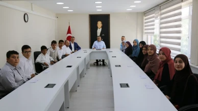 Hafız Öğrencilerden Kaymakam Karaaslan’a Ziyaret