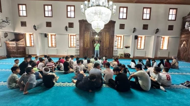 Camide Sağlık Semineri: Çocuklara Sağlıklı Beslenme ve Bağımlılıkla Mücadele Eğitimi Verildi