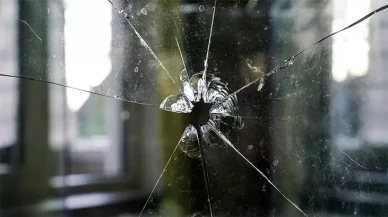 Rüyada Cam Kırılması Ne Anlama Gelir? İşte Rüyanın Tüm Detayları ve Yorumu