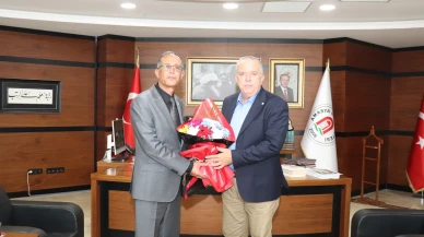 Prof. Dr. Hakan Yalçın’dan Rektör Turabi’ye Veda Ziyareti