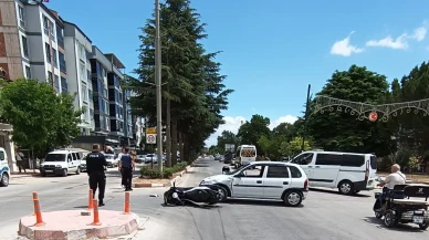 Öğretmenevi Kavşağında Kaza: 1 Yaralı