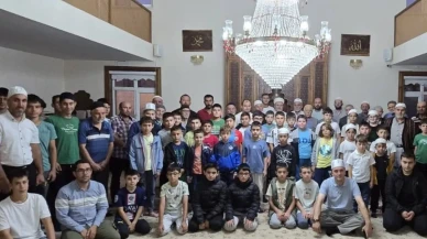Suluova’da Sabah Namazında Manevi Buluşma: Baba-Oğul Camide Saf Tuttu