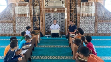 Suluova'da Yaz Kur'an Kurslarına İlgi Büyük: Müftü Sıtkı Kaya Öğrencilerle Buluştu