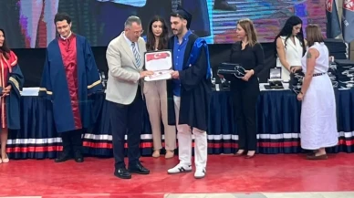 Vekil Çilez'in Gurur Anı: Baba Oğul Aynı Sahnede
