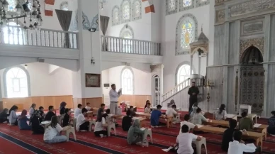 Merzifon'da Yaz Kur’an Kursu Öğrencileri Arasında Temel Dinî Bilgiler Yarışması Düzenlendi