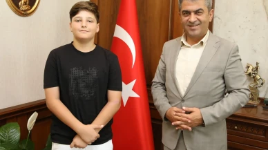 Suluova’nın Gururu! LGS Türkiye Birincisi Emir Kağan Kaplan’dan Başkan Uzun’a Ziyaret