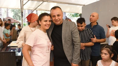 Başkan Turgay Sevindi, Otizmli Bireyler ve Aileleriyle Bir Araya Geldi