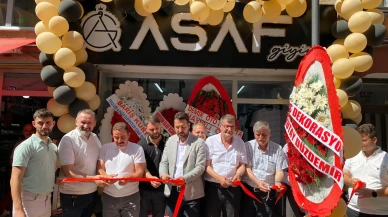 Merzifon Gençleri Asaf Giyim Mağazasının Açılışına Katıldı