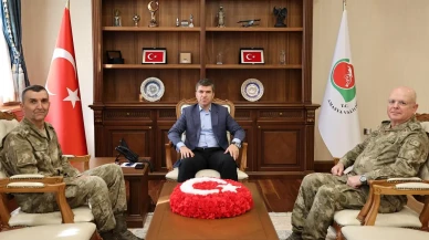 Amasya Valisi Önder Bakan’a Komutanlardan Ziyaret