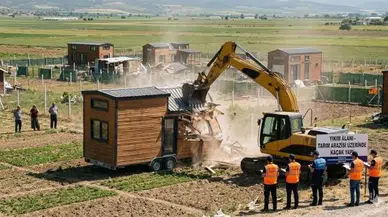 Bakan Yumaklı’dan Net Mesaj: “Hobi Bahçesi Değil, Kaçak Yapı!”