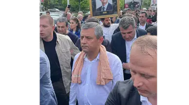 CHP’de Hareketli Saatler: Özgür Özel Meclis Yolunda