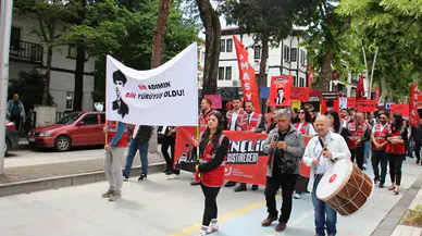 CHP Gençliği Sloganlar Eşliğinde Yürüdü