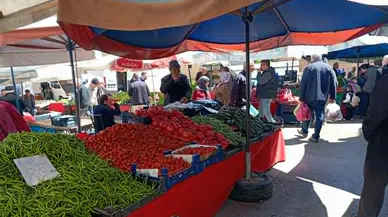 Merzifon Pazarında Yağmur Engeli: Fiyatlar Sabit Kaldı!