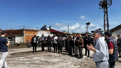 Merzifon’da Hac Heyecanı! Köy Meydanında Duygulandıran Anlar