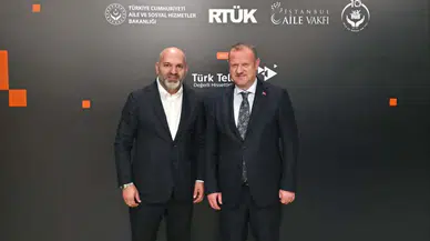 Davulcu’dan Dijital Dünya Eleştirisi: “İrade Elimizden Kayıyor”