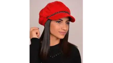Rüyada Kırmızı Şapka Görmek Ne Anlama Gelir? Cesaret, Yeni Başlangıç ve Dikkat Çeken Gelişmelerin Habercisi mi?