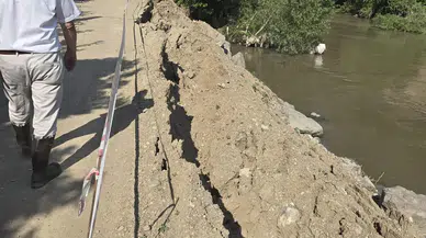 Amasya’da Irmak Kenarında Çökme Alarmı!