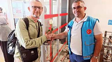 Hacılar Merzifon Havalimanı’nda Güllerle Karşılandı