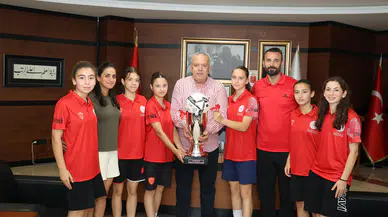 Şampiyon Takımdan Rektör Turabi'ye Ziyaret