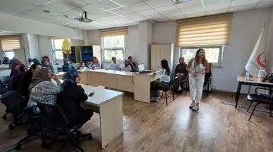 Amasya’da Sağlık Çalışanlarına Ayak Sağlığı ve Yürüyüş Eğitimi