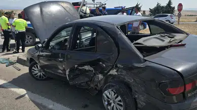 Merzifon-Samsun Karayolu'nda Kaza! İki Otomobil Çarpıştı