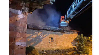 Merzifon'da Gece Yarısı Yangın! 500 Saman Balyası Kül Oldu