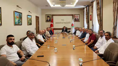 Amasya’da Muhtarlar Vali Önder Bakan’la Buluştu