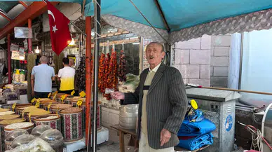 Merzifon Pazarının 50 Yıllık Esnafı Sırrını Verdi! Bardağı Demire Vuruyor, Tek Çizik Yok!