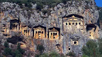 Amasya’nın Dağlarına Neden Mezar Oydular?