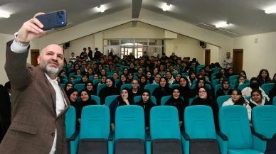 Davulcu, Çorum’da Öğrencilerle Dijital Çağı Konuştu