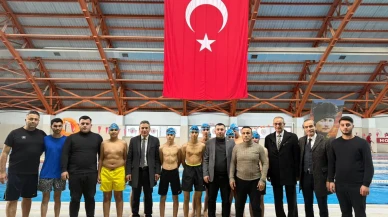 MHP Amasya’dan Yüzme Kursuna Ziyareti