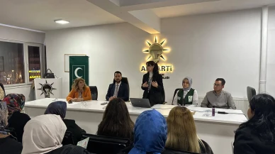 AK Parti Merzifon’da Hem Toplantı Hem Eğitim