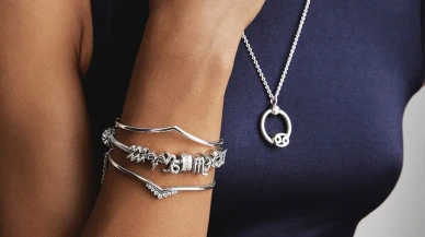 Kadınlarda 2026 Pandora Charm Modası: Kişisel Hikayeler Takılarda Hayat Buluyor