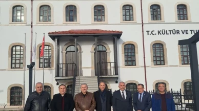 CHP Merzifon'dan Kütüphane'ye Ziyaret