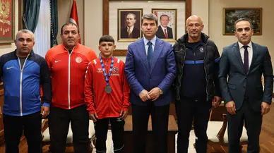 Amasyalı Güreşçi Vali Bakan’ın Konuğu Oldu