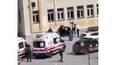 Lisede Dehşet! Bıçaklı Kavga Çıktı