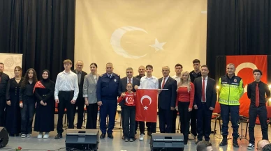 Merzifon’da Vatan ve Bayrak Sevgisi Şiir ve Türkülerle Yankılandı