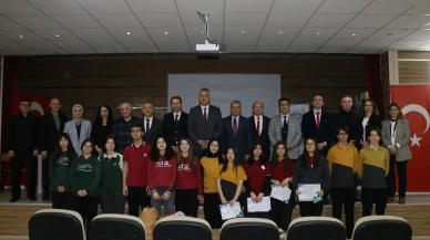 Amasya’da “Oku-Yorum, Yazı-Yorum” Paneli