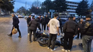 Merzifon’da Motosiklet ile Otomobil Çarpıştı: 2 Yaralı
