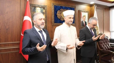 Amasya İl Müftüsü Cübbesini Giydi