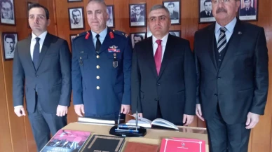 Duygularını Kağıda Döktüler!