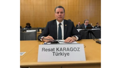 Karagöz Dünya Gündemini Paris’te Takip Etti