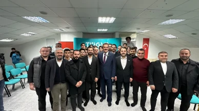 Vekil İpek TÜGVA İftarında Gençlerle Bir Arada