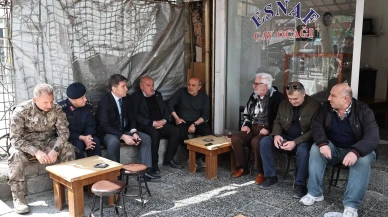 Amasya Valisi Bakan Sokağa İndi: Vatandaşla Bayramlaştı!