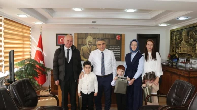 Merzifon'da Minikler Kaymakamlığı Devraldı