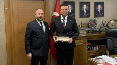 MHP’li Ak’tan Genel Başkan Yardımcısı Bayraktar'a Hayırlı Olsun Ziyareti